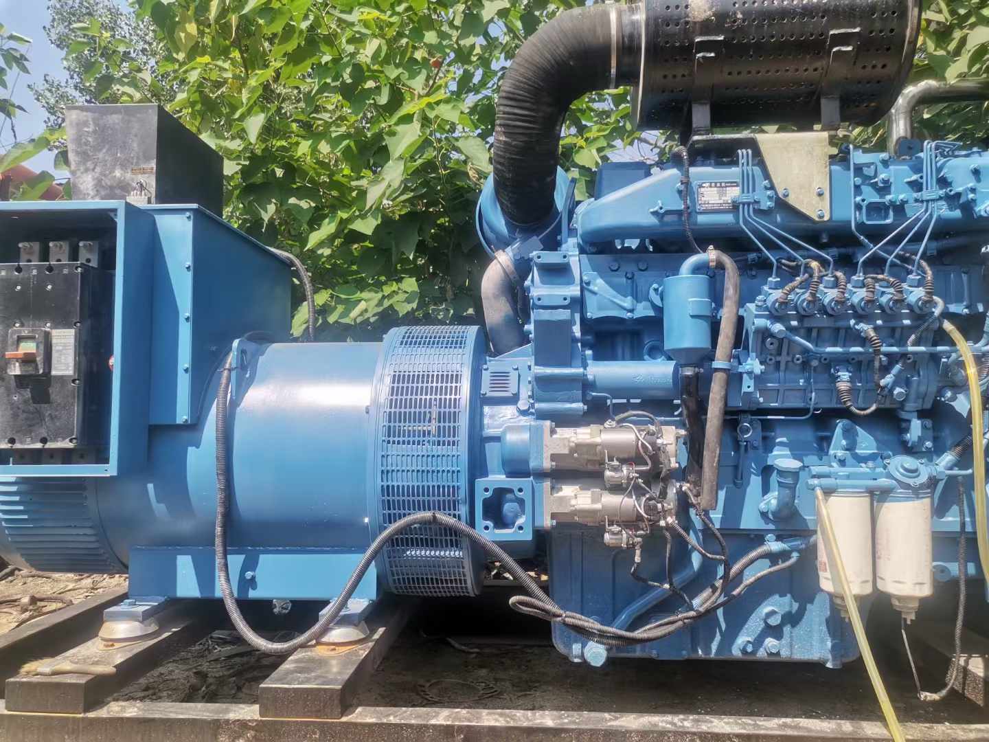 石棉详细说明降低 800kW 柴油发电机输出电流波动的方法